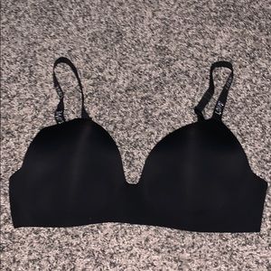 NWOT Victoria’s Secret Lightly Lined Wireless Bra